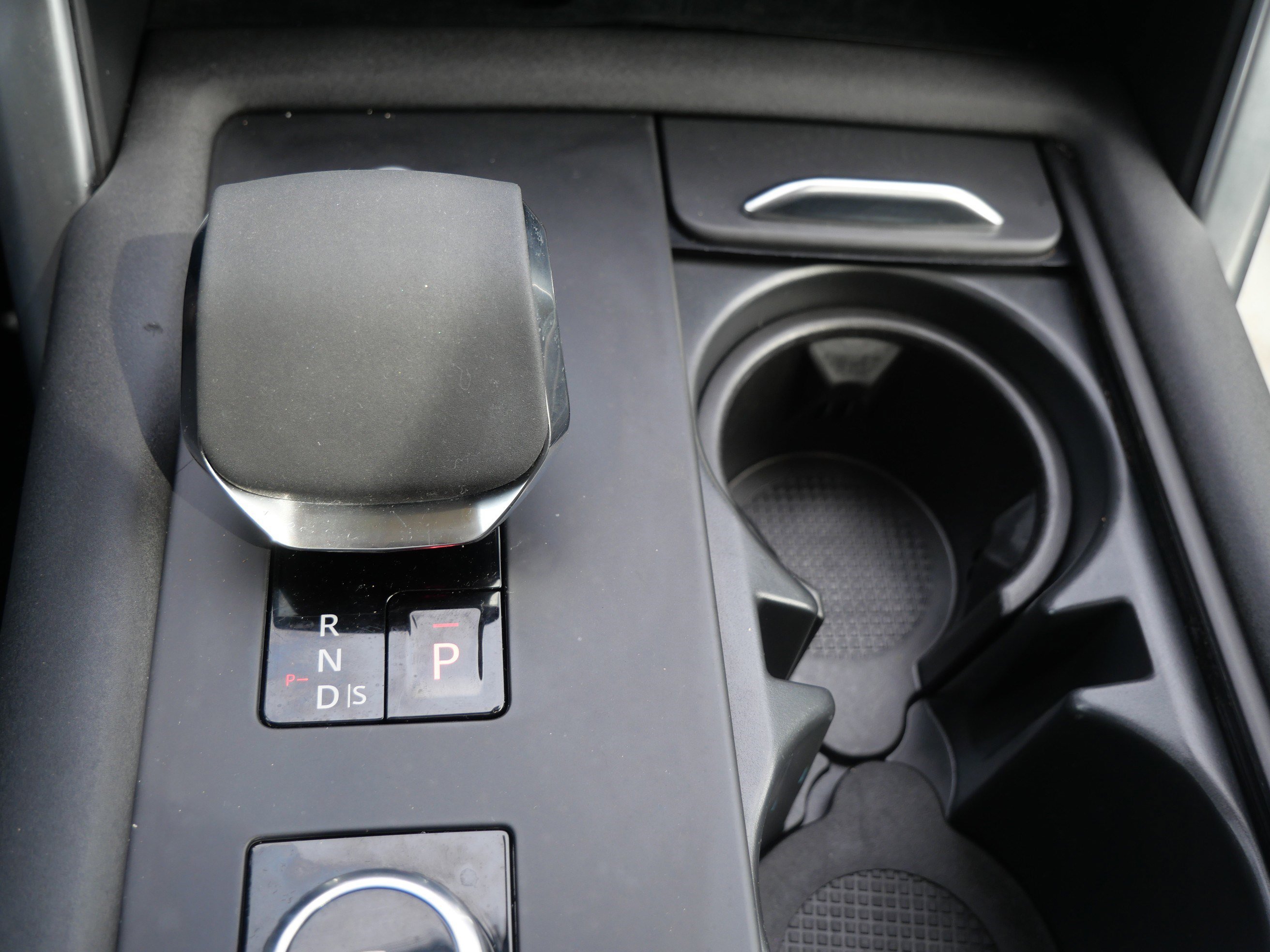 Certified 2024 Land Rover Discovery S AWD/4WD image 21