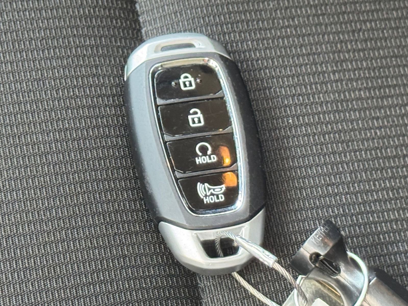 Used 2025 Hyundai Venue SEL image 24