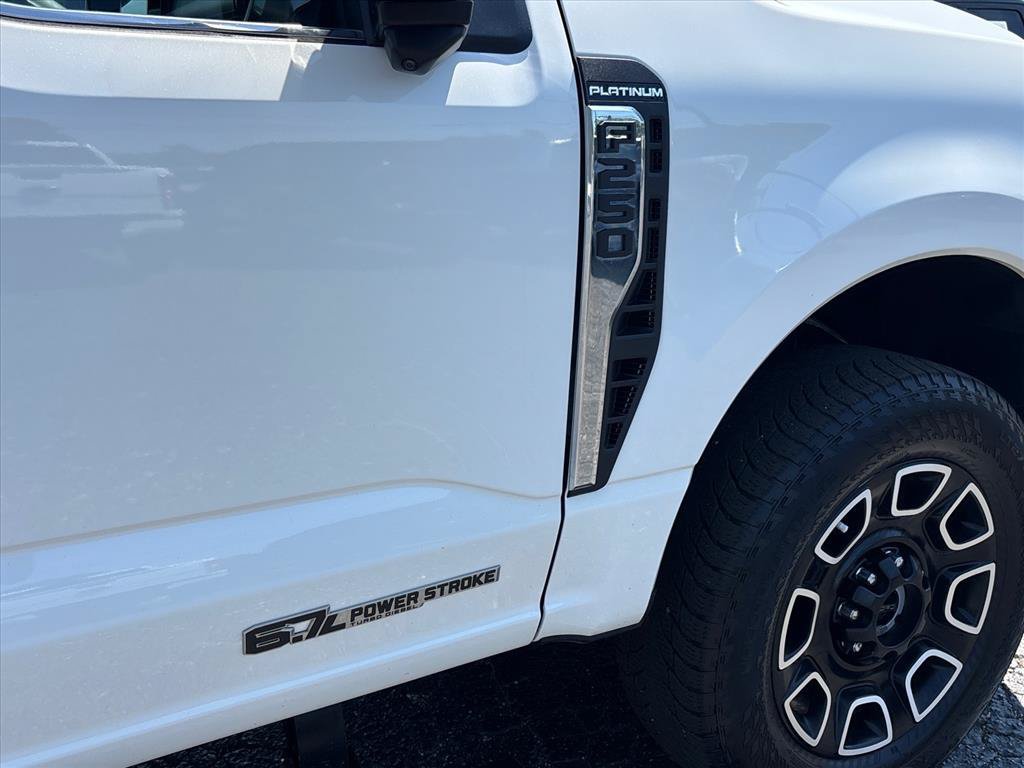 Used 2023 Ford F250 Platinum AWD/4WD image 14