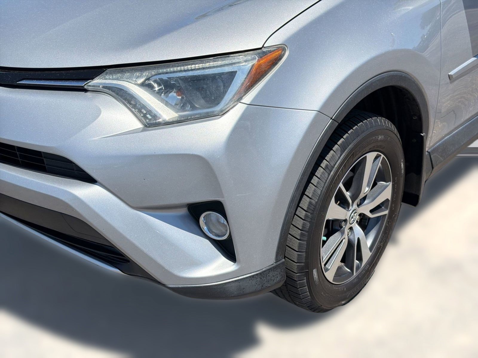 Used 2016 Toyota RAV4 XLE w/ Protection Package AWD/4WD image 11