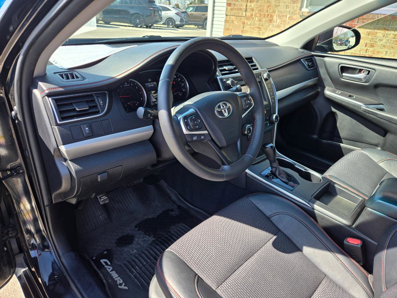 Used 2017 Toyota Camry SE FWD image 16