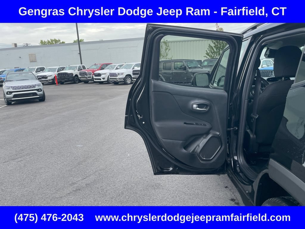 Certified 2021 Jeep Renegade Latitude AWD/4WD image 37