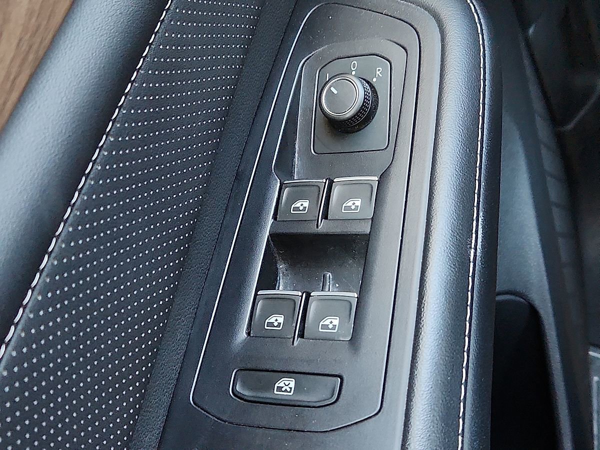 Used 2024 Volkswagen Atlas SE AWD/4WD image 9