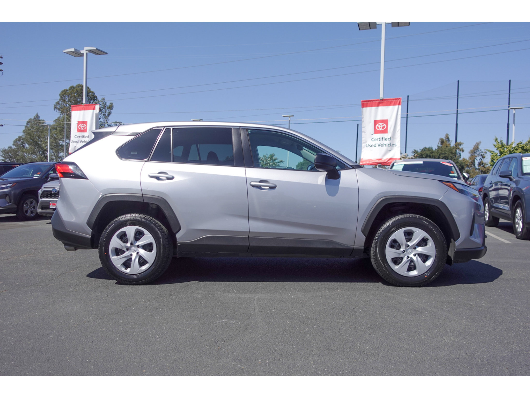 Certified 2025 Toyota RAV4 LE AWD/4WD image 2