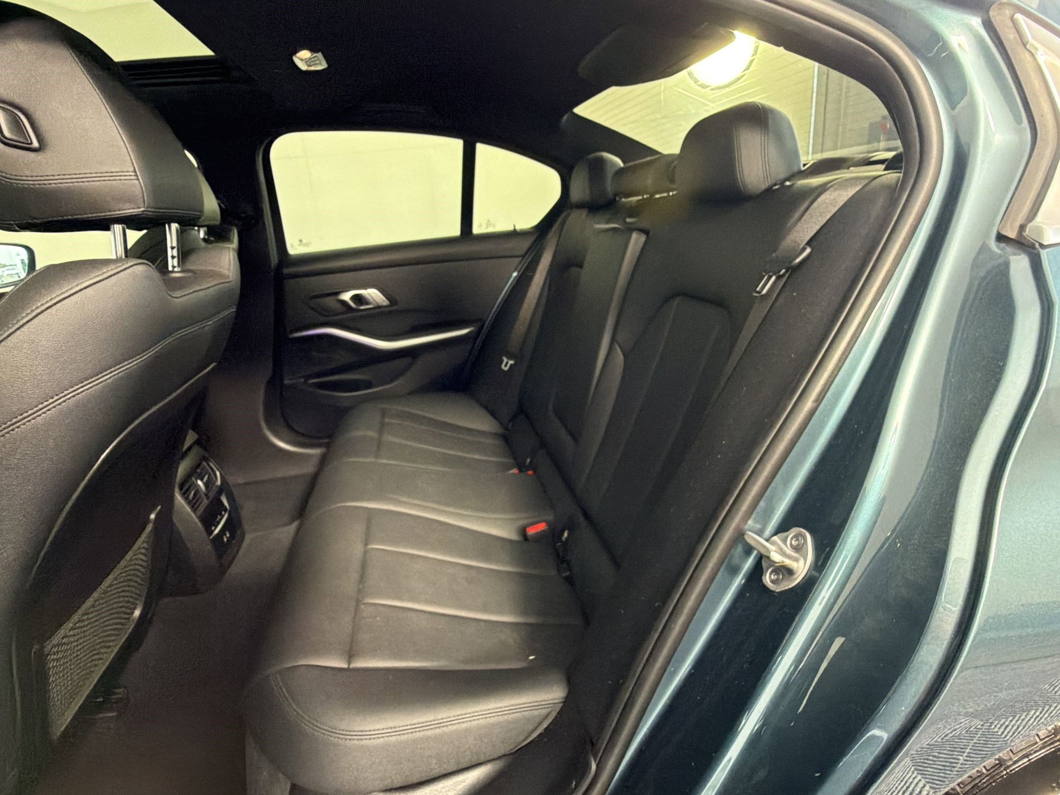 Used 2021 BMW 330i Sedan w/ Convenience Package RWD image 15