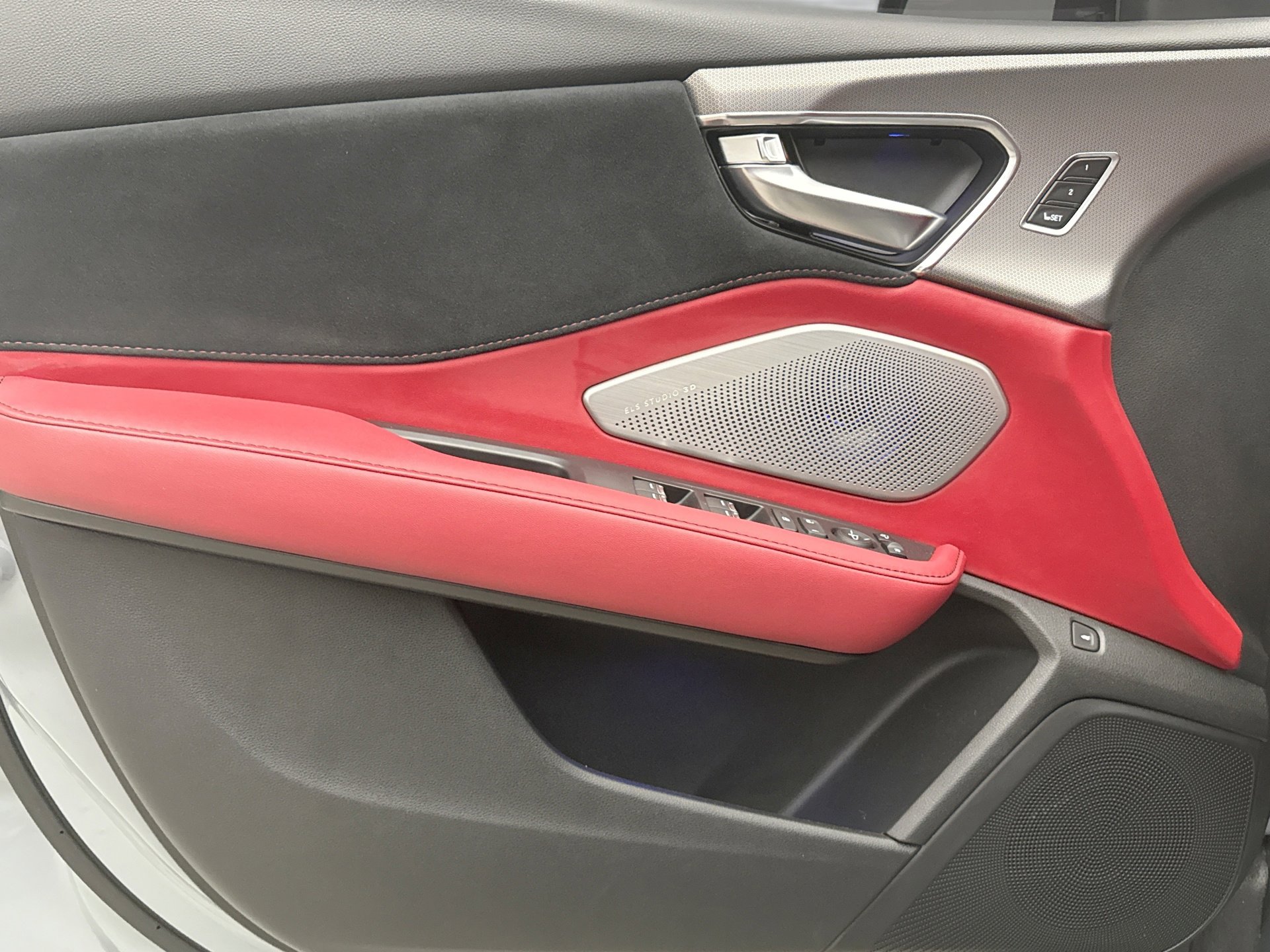 Used 2025 Acura RDX A-Spec image 9