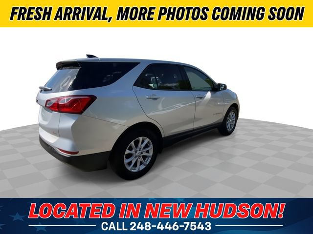Used 2019 Chevrolet Equinox LS w/ LS Convenience Package FWD image 2