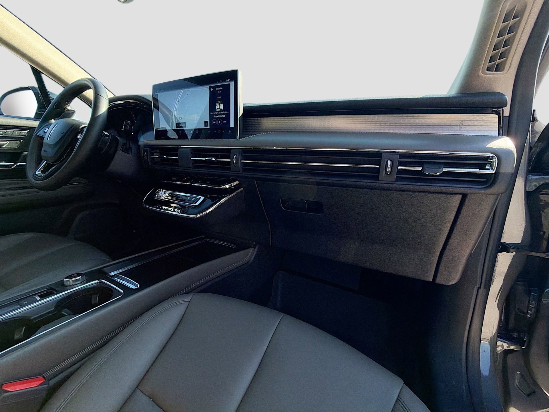 Used 2025 Lincoln Corsair FWD image 30