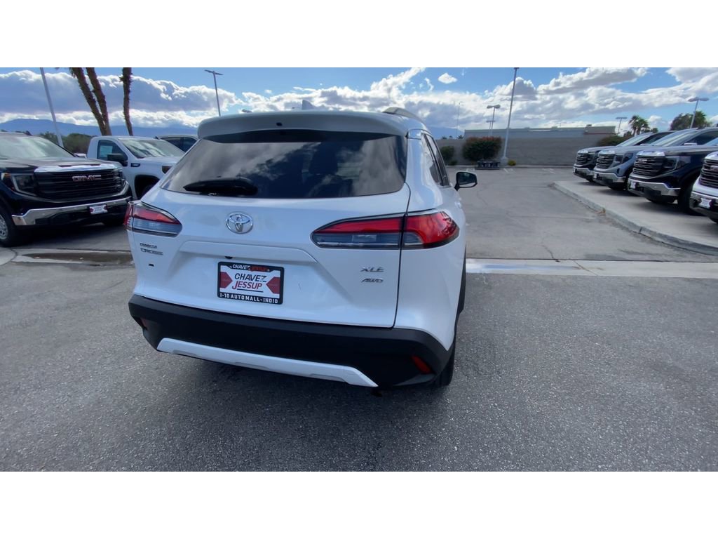 Used 2022 Toyota Corolla Cross XLE AWD/4WD image 7