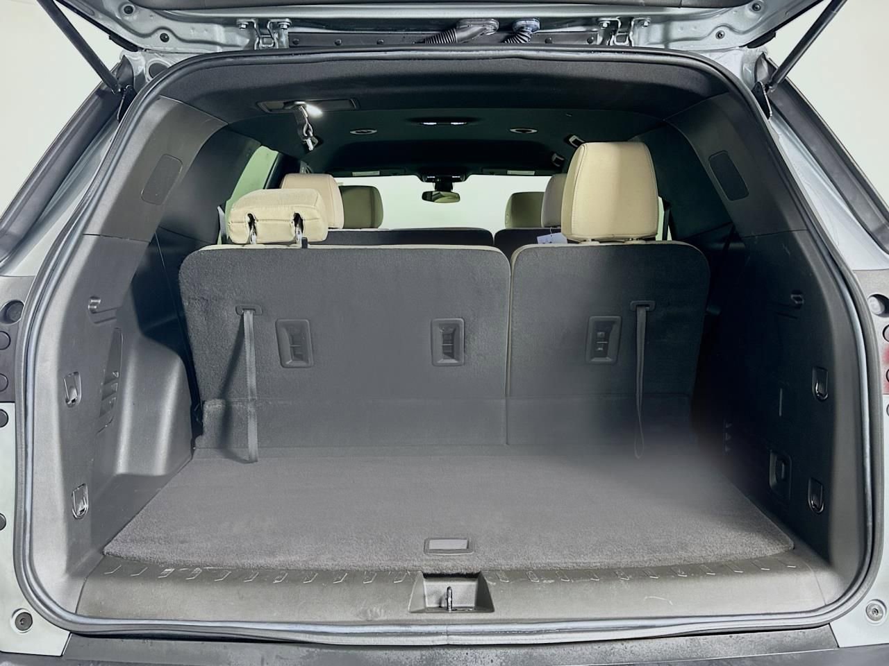 Used 2023 Chevrolet Traverse LS image 18