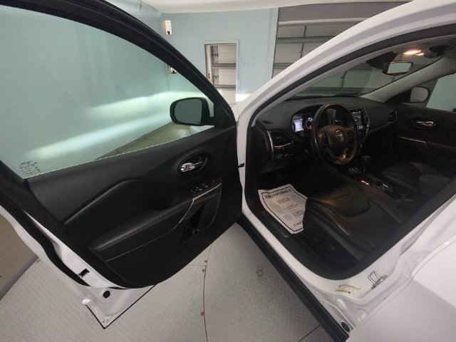Used 2021 Jeep Cherokee Limited w/ Elite Package FWD image 11