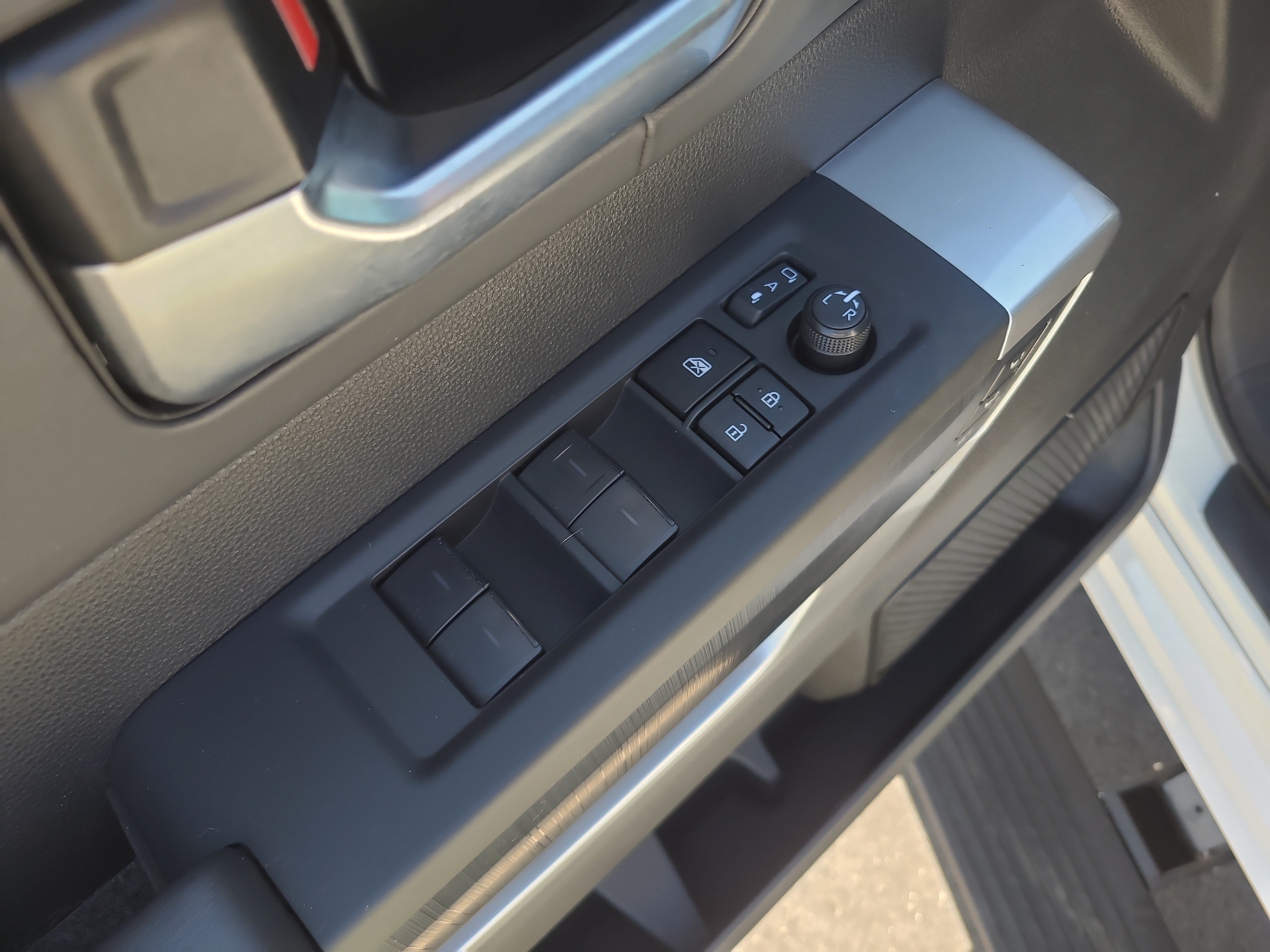 Certified 2025 Toyota Sequoia Platinum AWD/4WD image 13