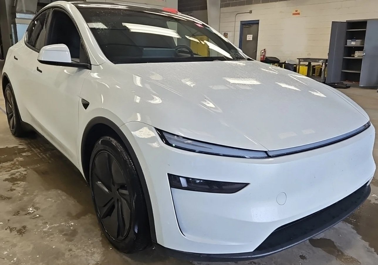 Used 2026 Tesla Model Y Long Range AWD/4WD image 3