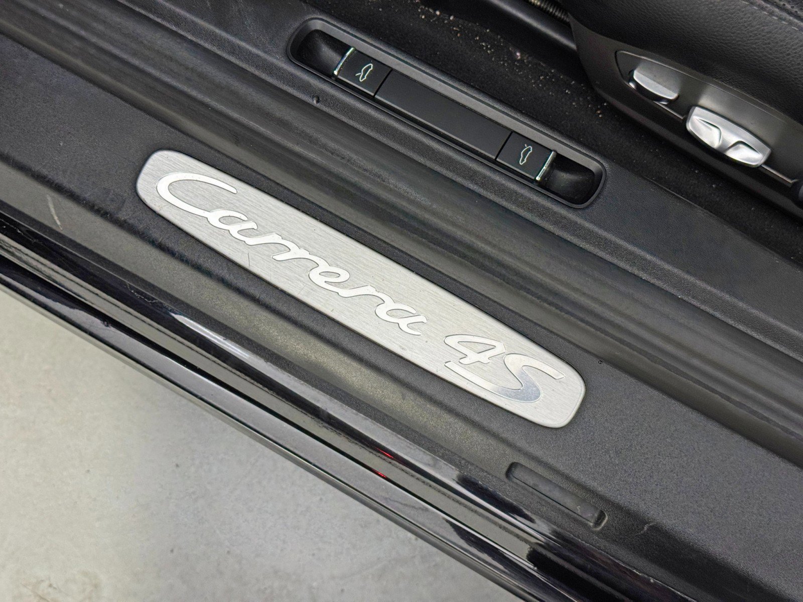 Used 2015 Porsche 911 Carrera 4S AWD/4WD image 19