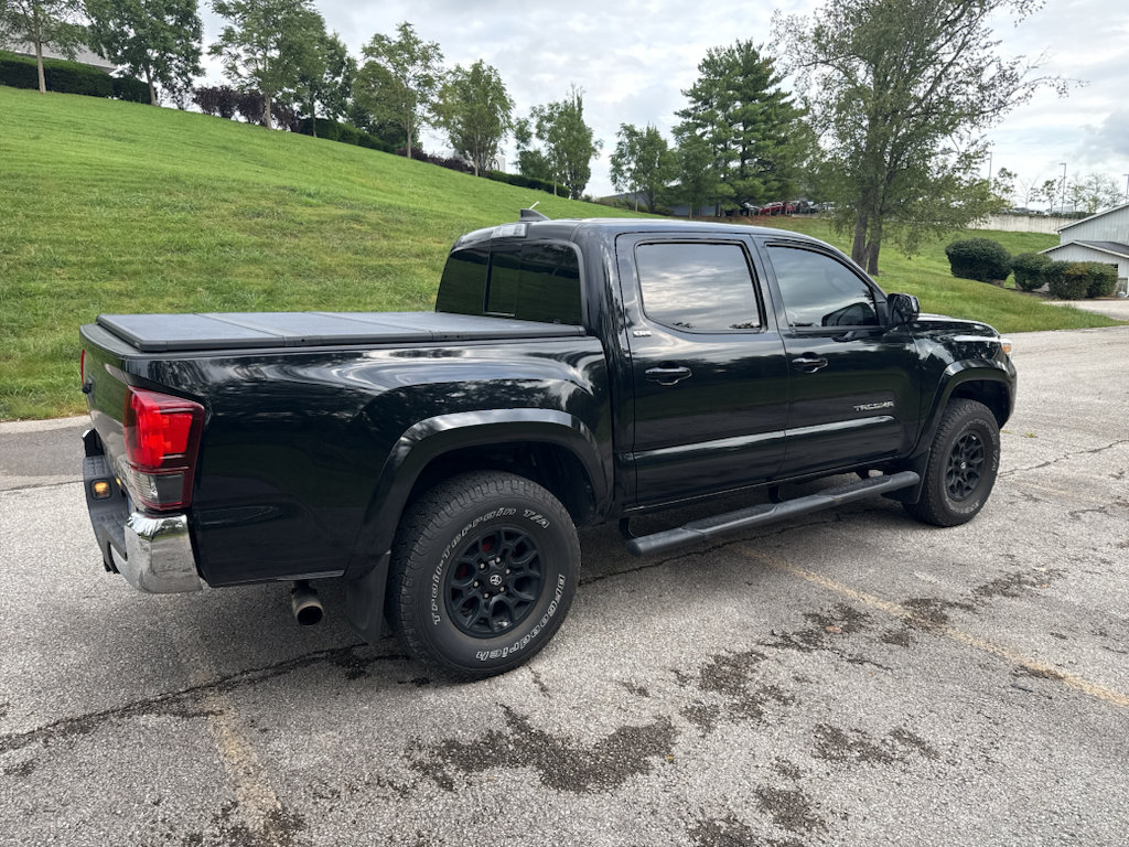 Used 2019 Toyota Tacoma SR5 AWD/4WD image 5