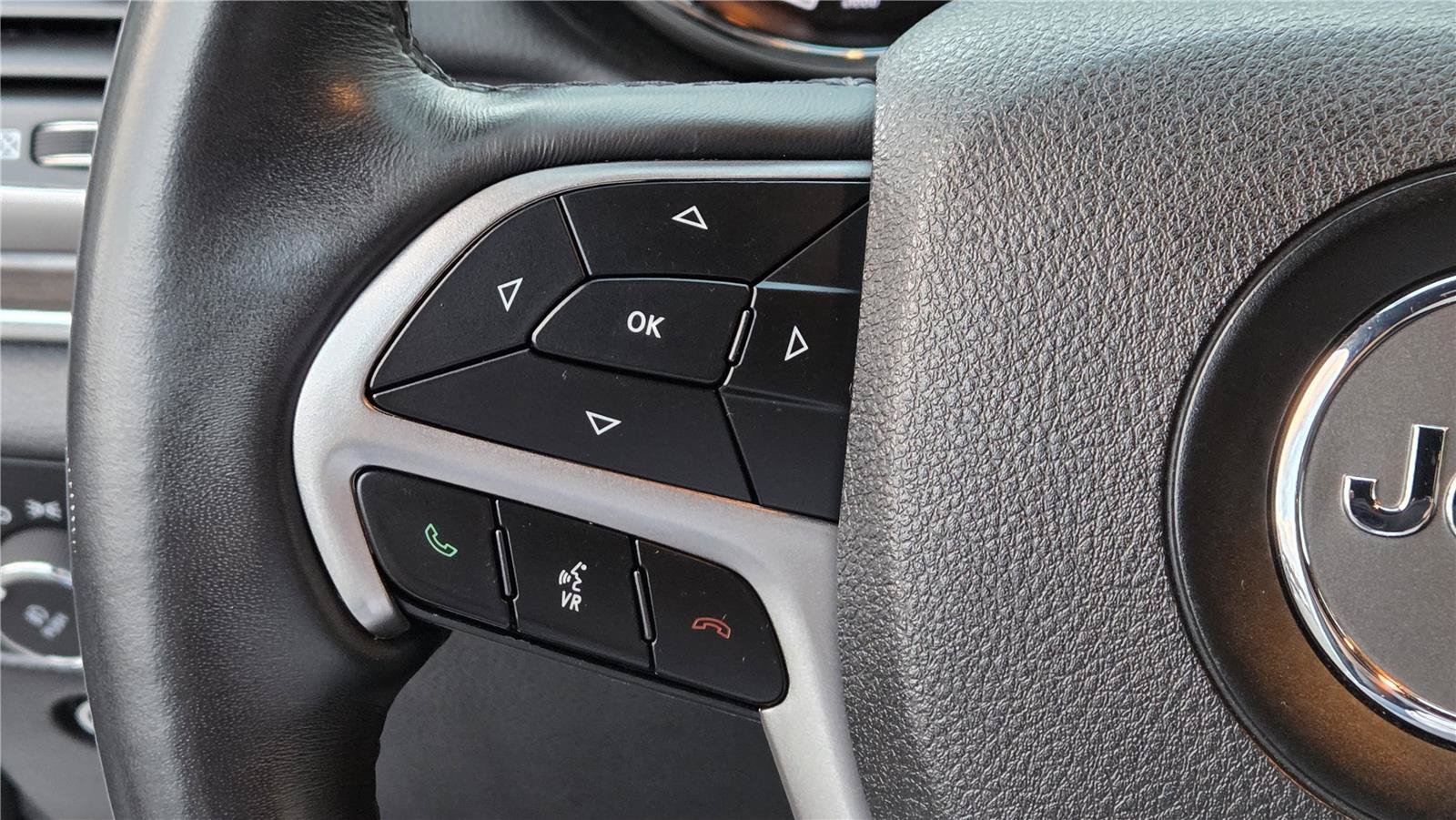 Used 2018 Jeep Grand Cherokee Overland AWD/4WD image 18