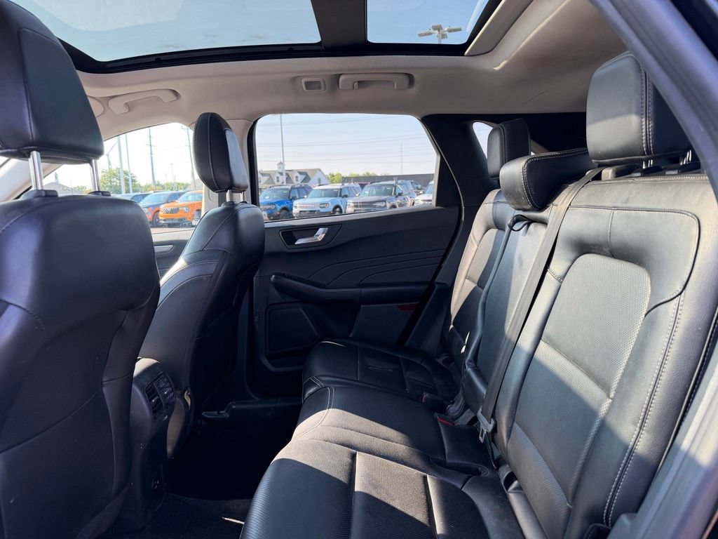 Used 2022 Ford Escape Titanium AWD/4WD image 17