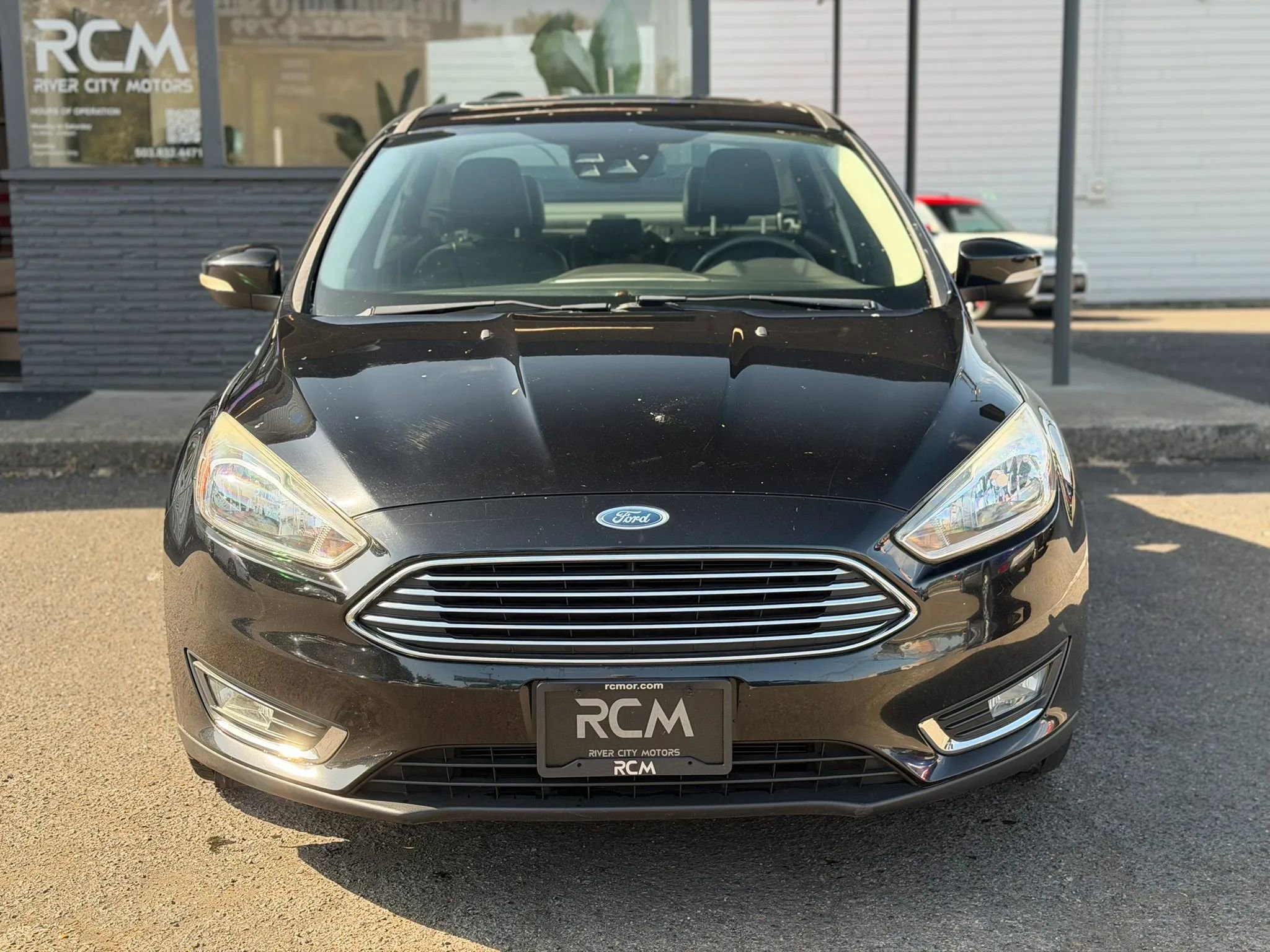 Used 2017 Ford Focus Titanium w/ Titanium Technology Package FWD image 2
