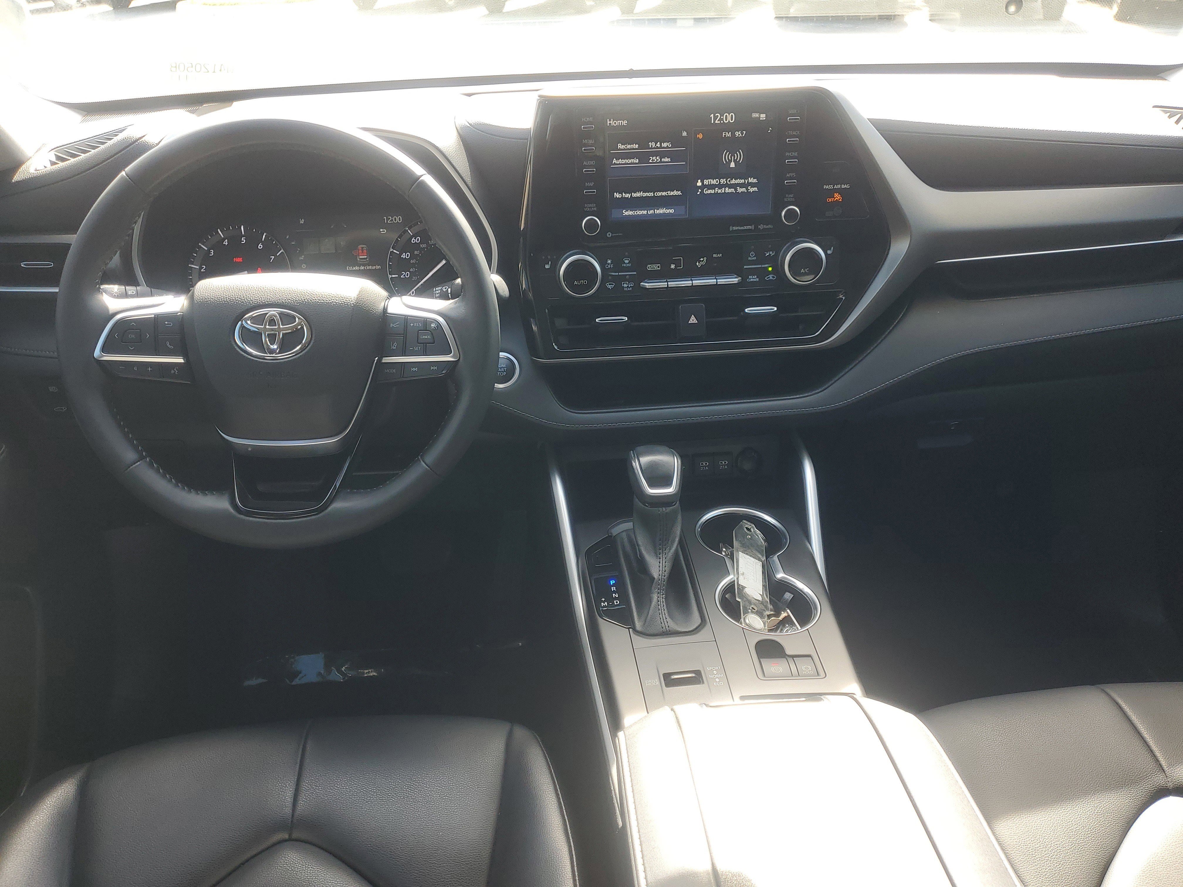 Used 2021 Toyota Highlander XLE image 10