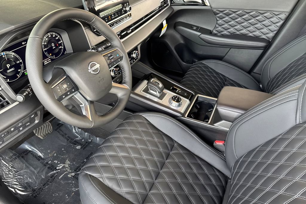 New 2026 Nissan Rogue Platinum image 7
