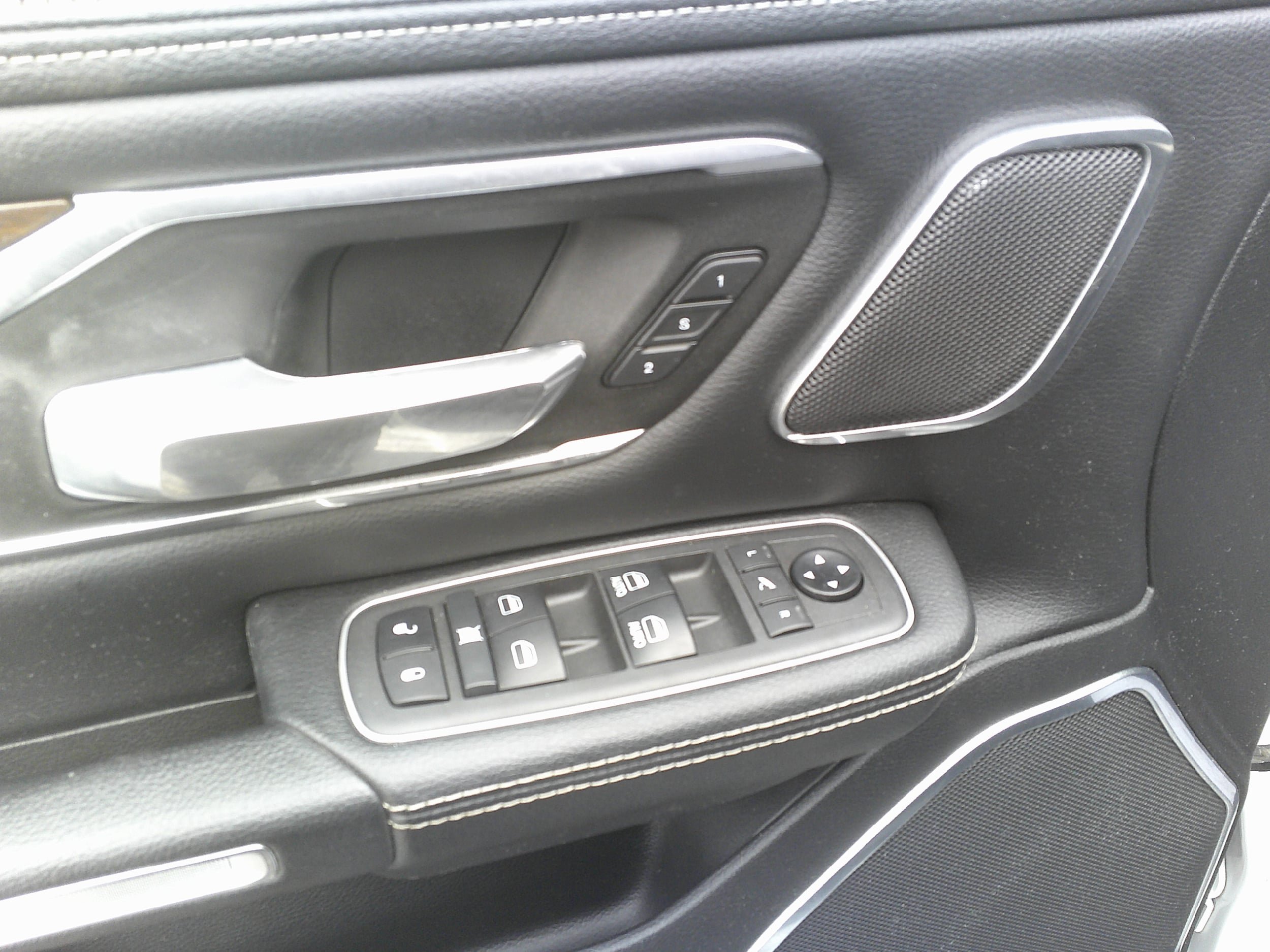 Used 2021 RAM 1500 Laramie AWD/4WD image 16