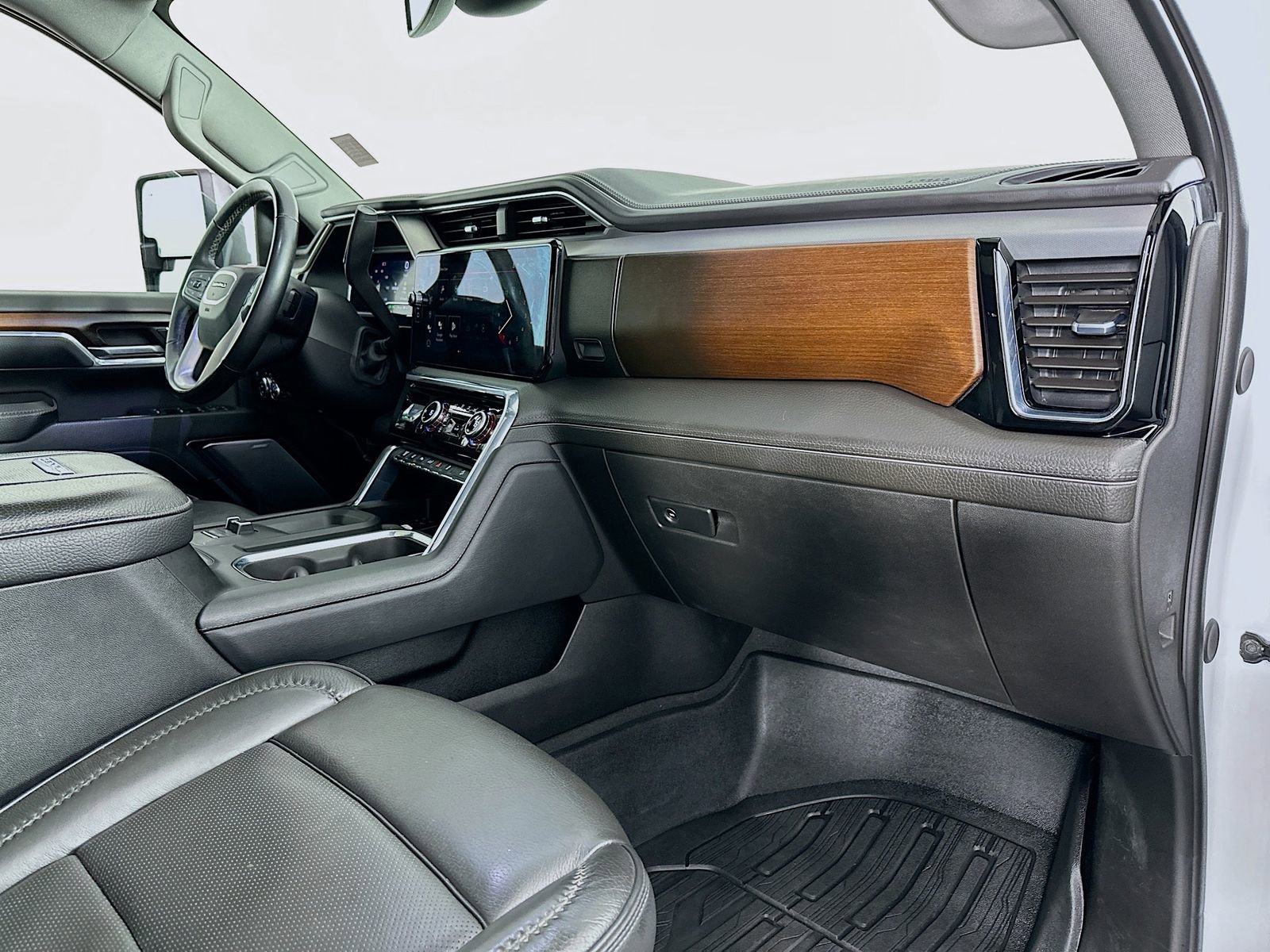 Used 2024 GMC Sierra 3500 Denali image 32