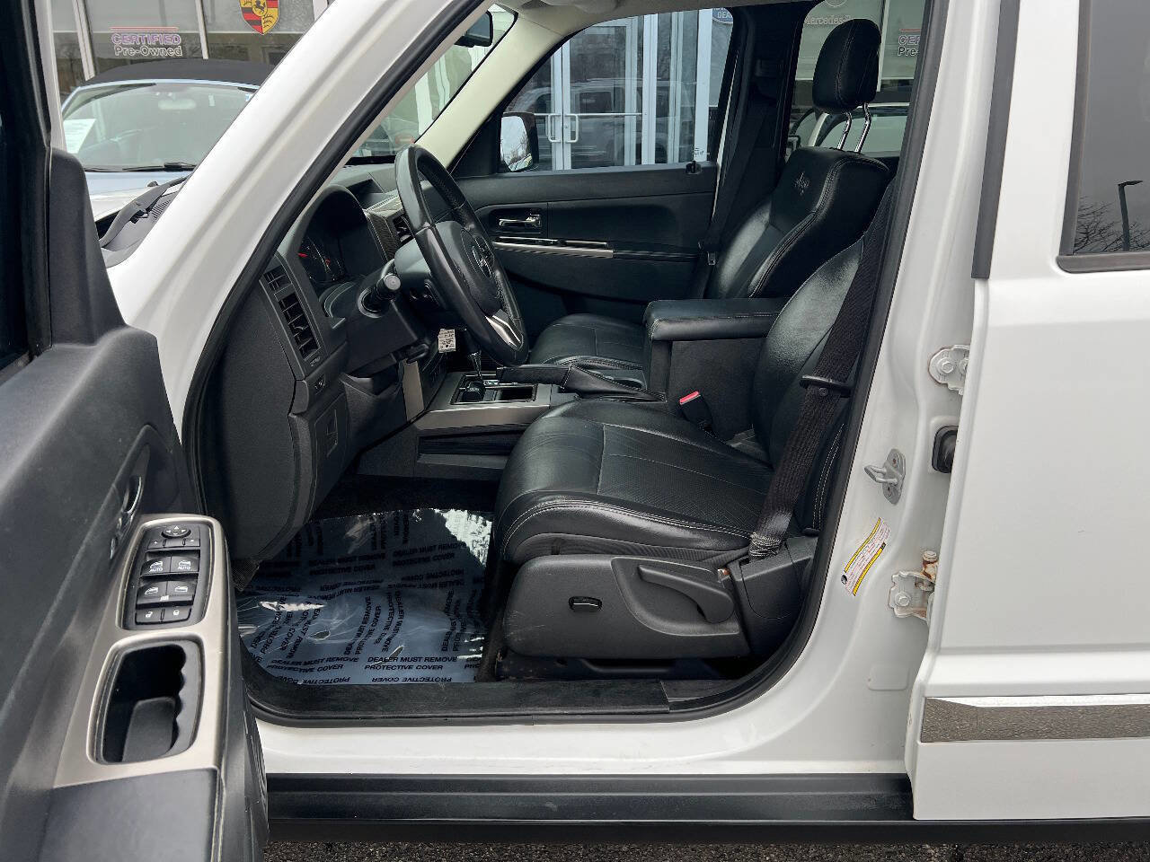 Used 2012 Jeep Liberty Limited Jet w/ Comfort/Convenience Group image 21