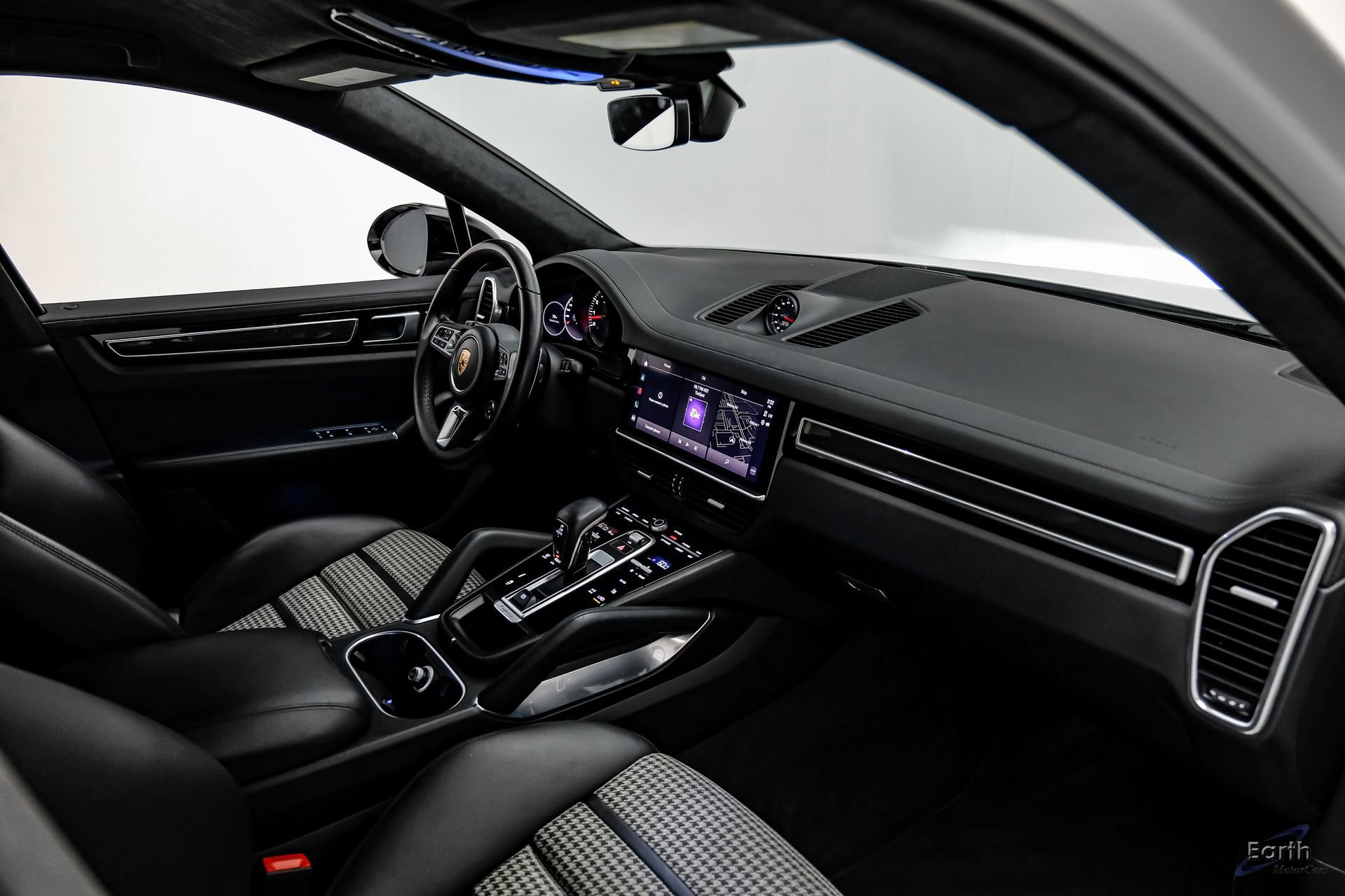 Used 2022 Porsche Cayenne Turbo image 45