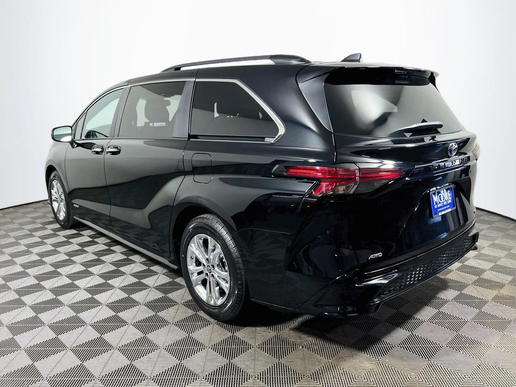 Certified 2021 Toyota Sienna XSE w/ XSE Plus Package AWD/4WD image 5