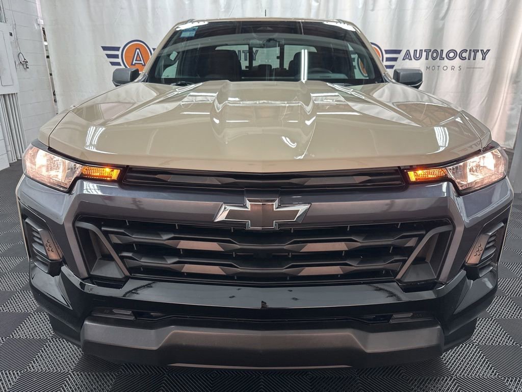 Used 2023 Chevrolet Colorado Trail Boss w/ Advanced Trailering Package AWD/4WD image 3