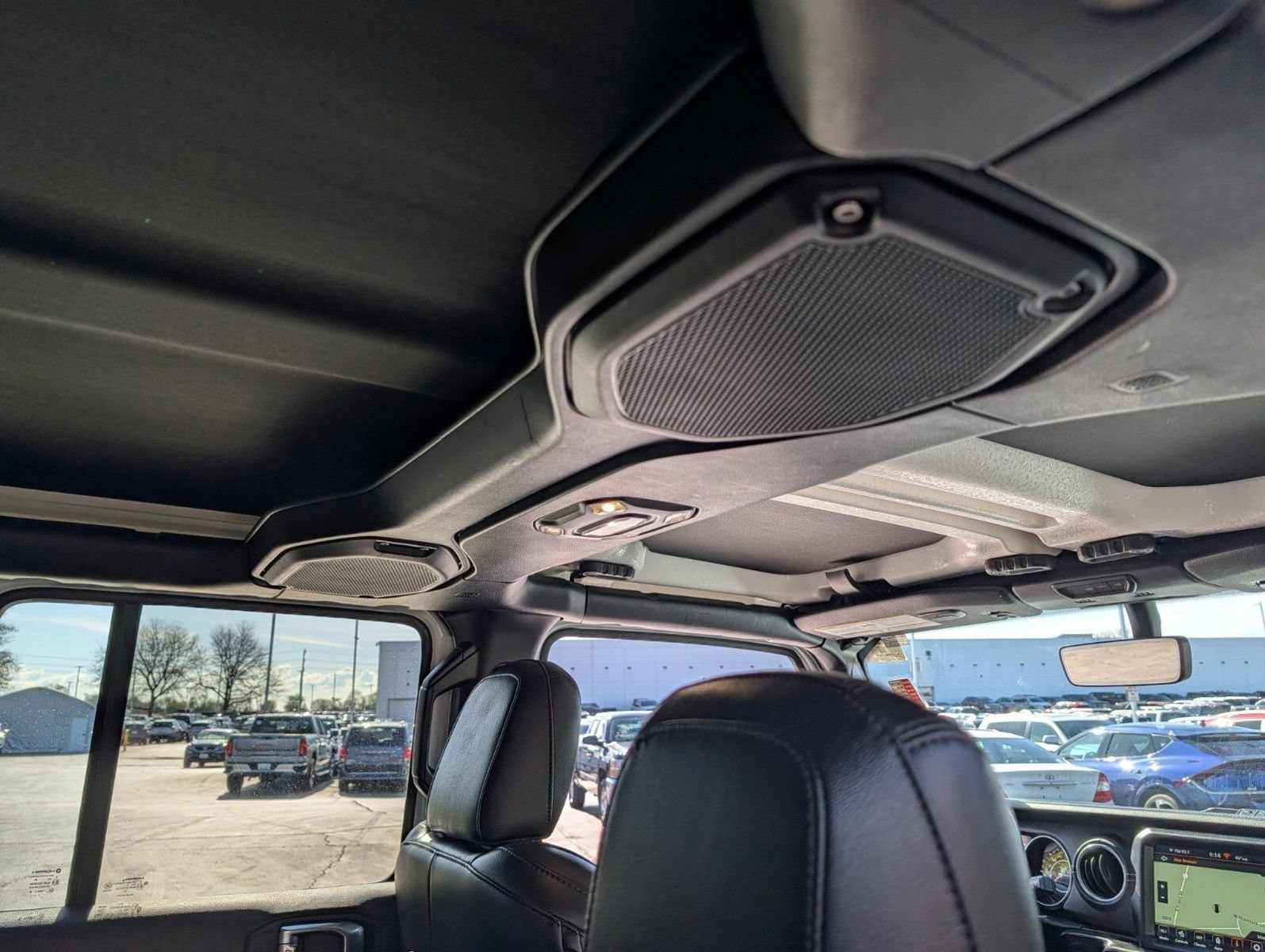 Used 2022 Jeep Wrangler Unlimited Sahara w/ Cold Weather Group AWD/4WD image 24
