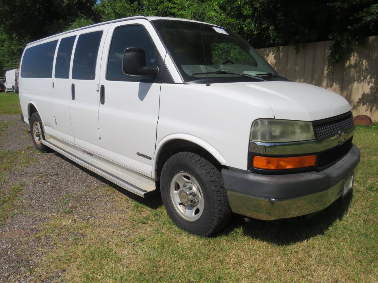 Used 2004 Chevrolet Express 3500 Extended Passenger w/ LS Preferred Equipment Group RWD image 3