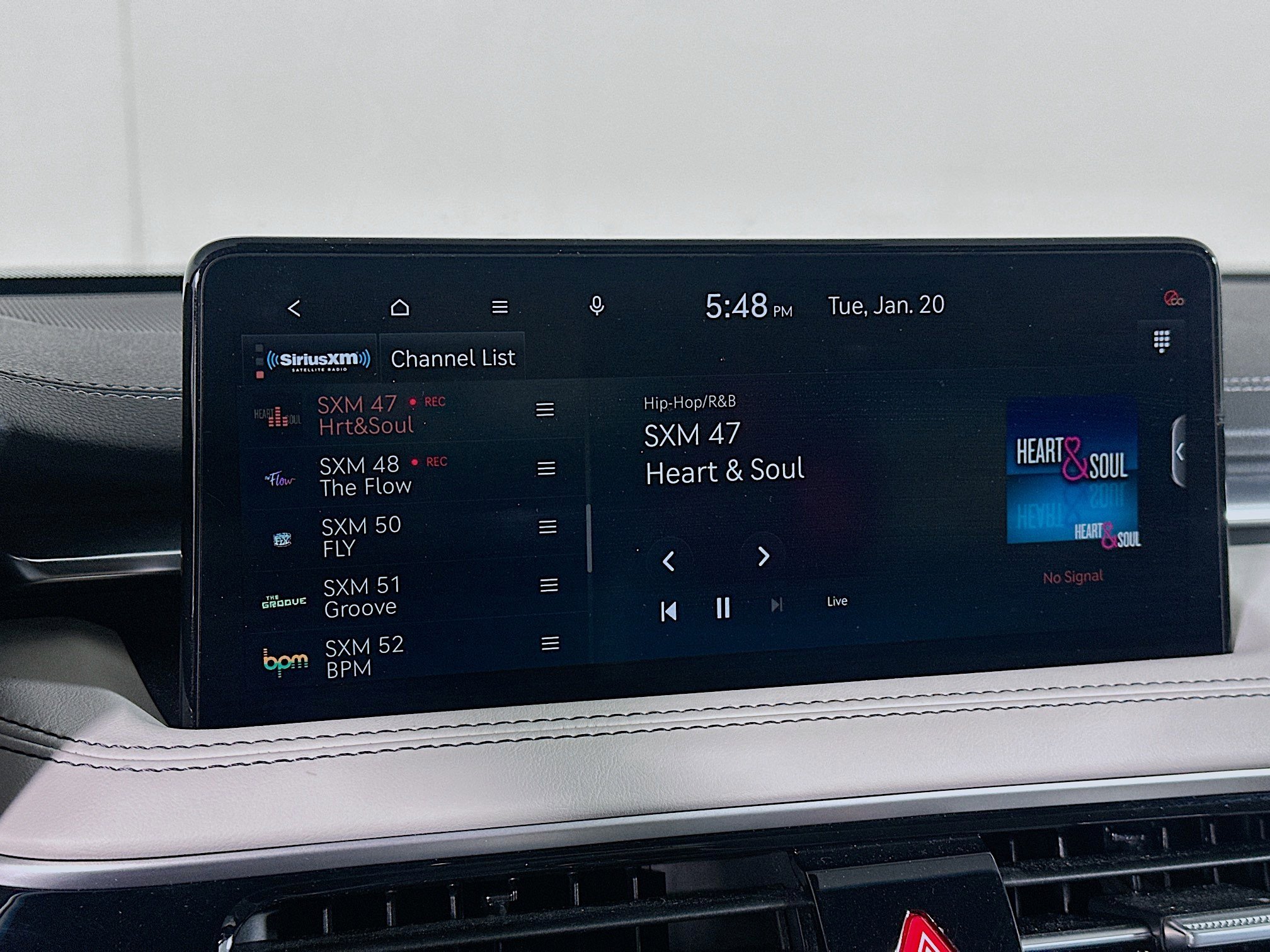 Used 2025 Genesis G70 2.5T image 21