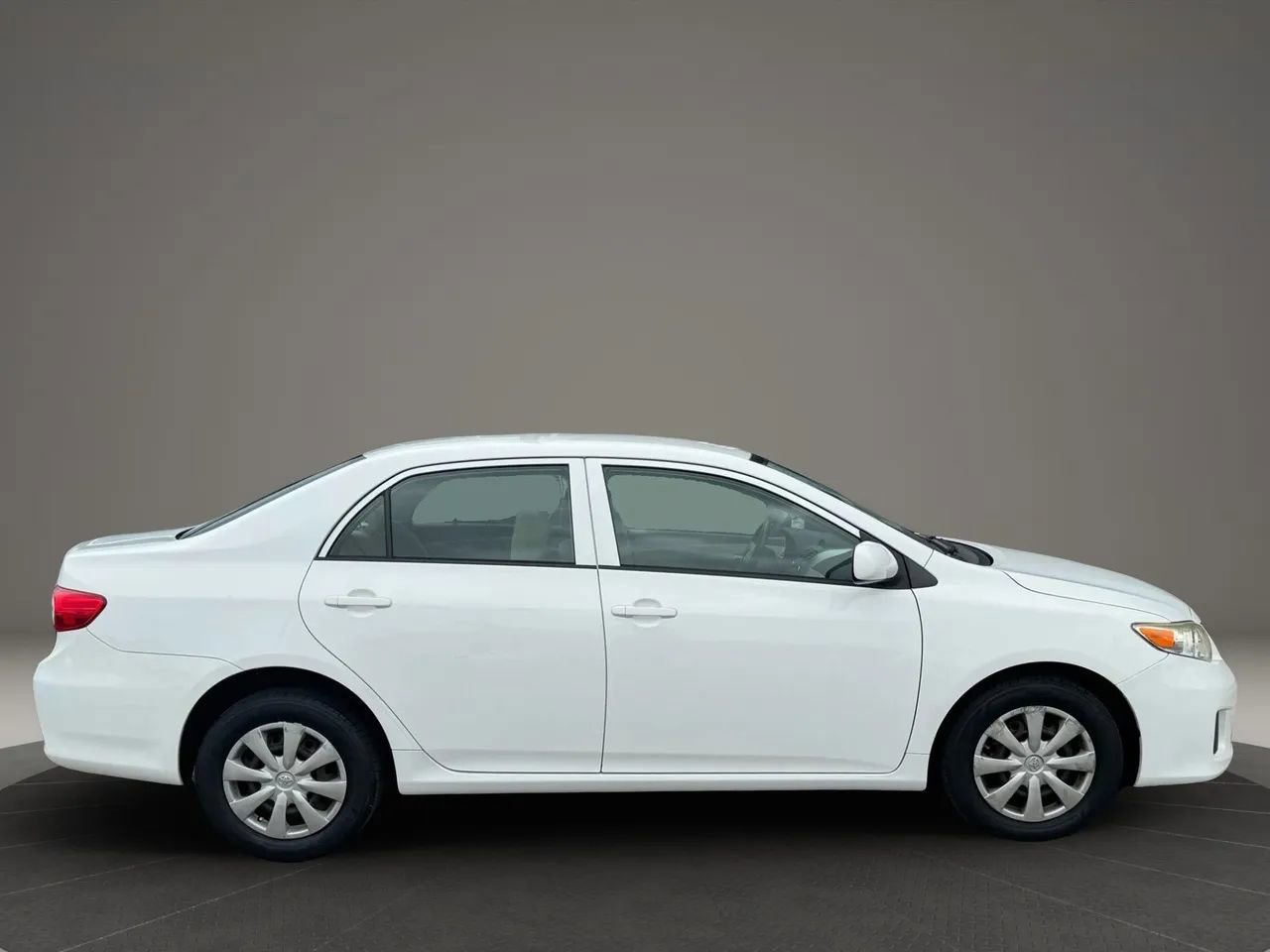 Used 2013 Toyota Corolla L image 4