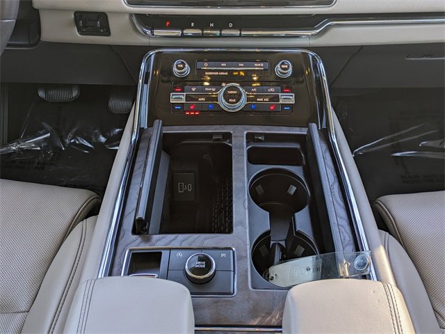 Used 2022 Lincoln Navigator Reserve image 22