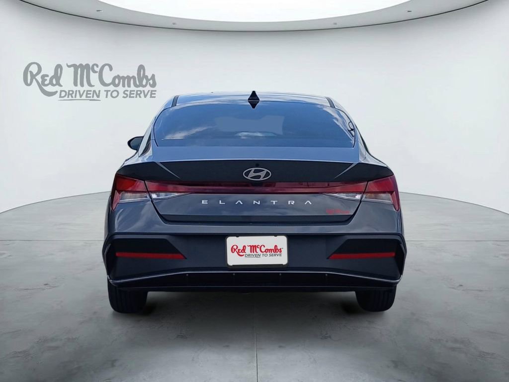New 2026 Hyundai Elantra SE FWD image 4