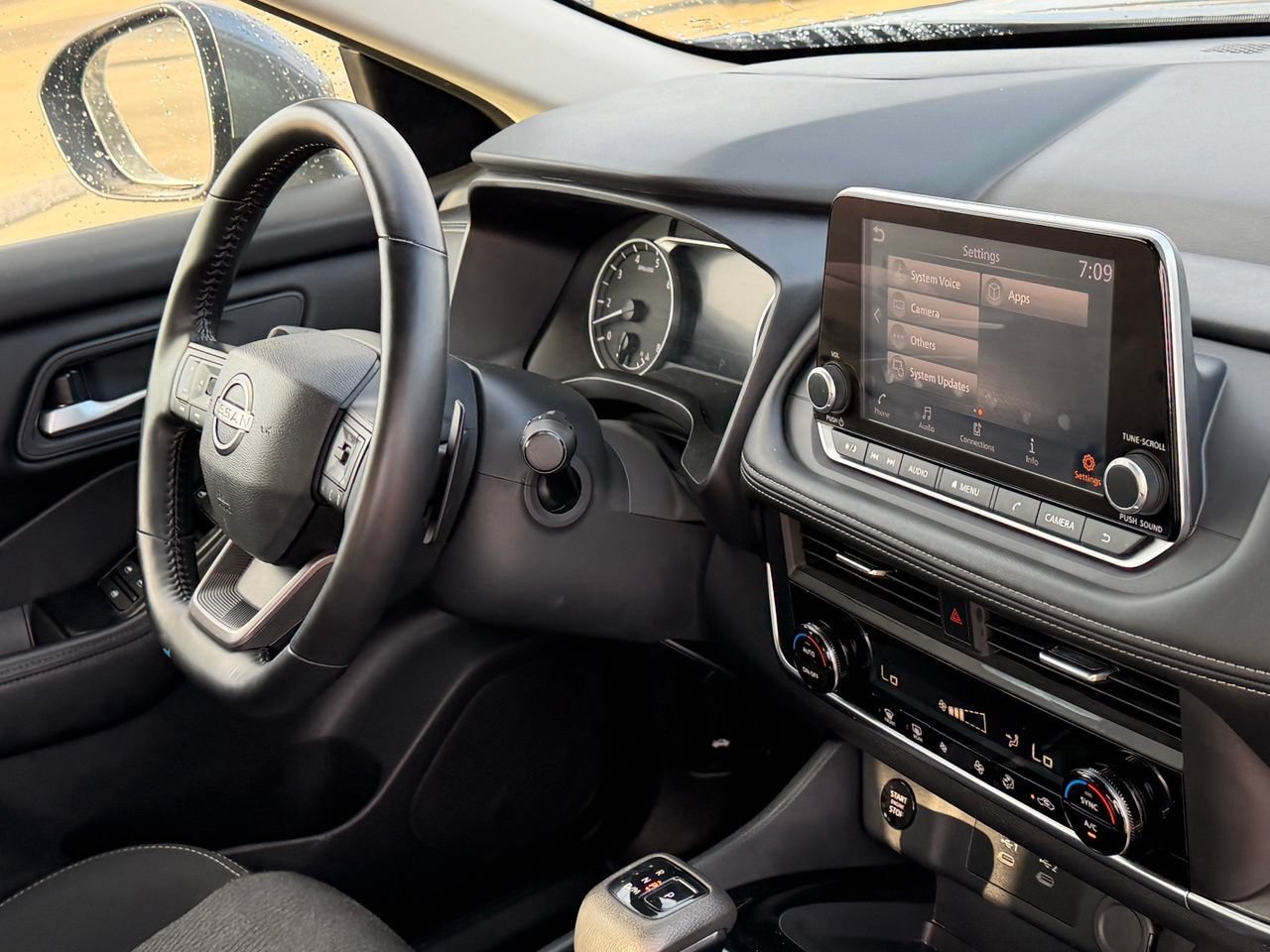 Certified 2025 Nissan Rogue SV AWD/4WD image 31