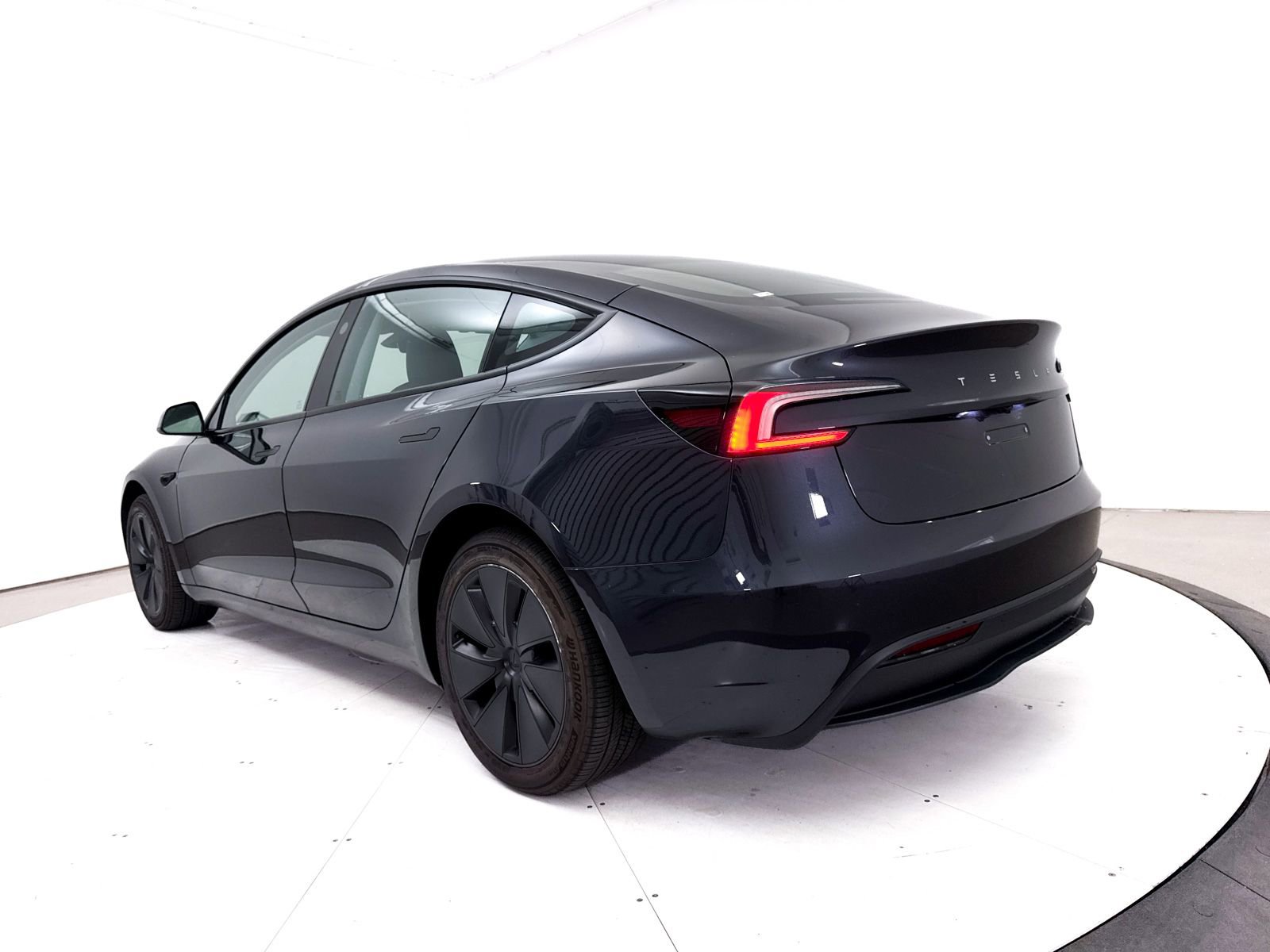 Used 2025 Tesla Model 3 Long Range RWD image 16