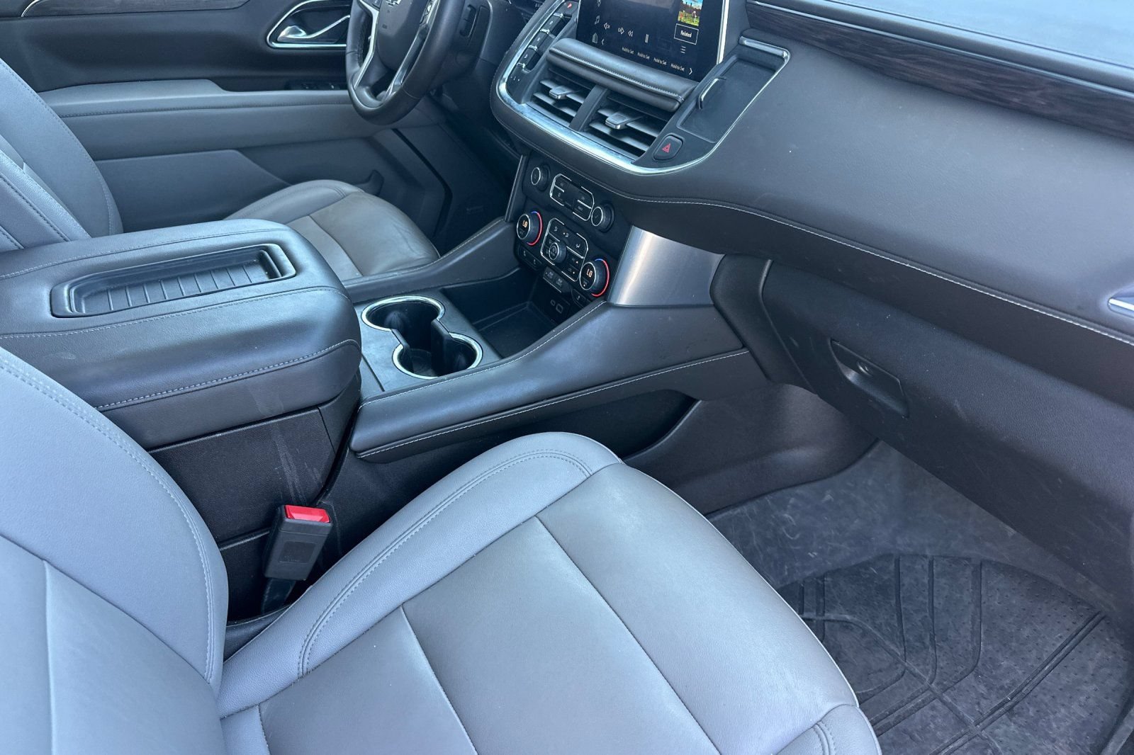 Used 2023 Chevrolet Tahoe Z71 w/ Luxury Package AWD/4WD image 20
