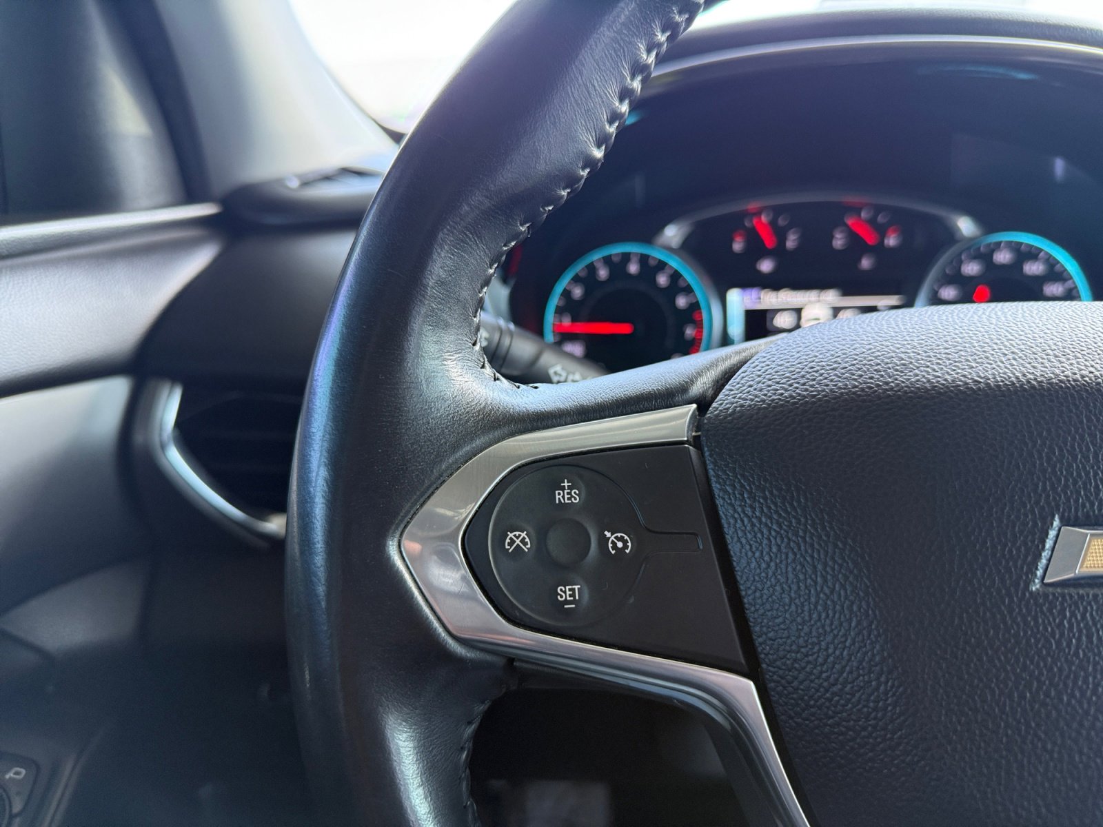 Used 2018 Chevrolet Traverse LT image 19