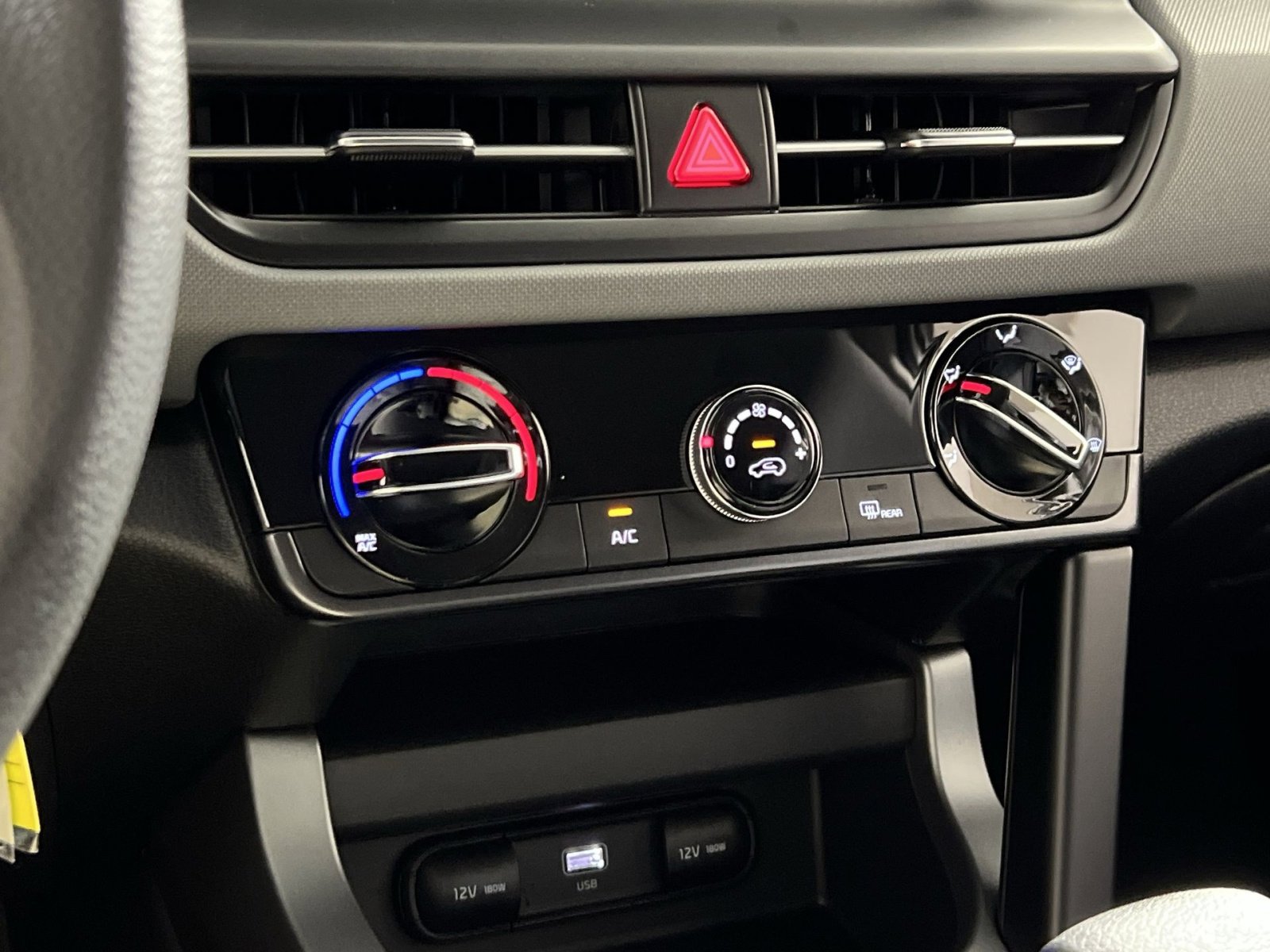 New 2026 Kia Seltos LX image 19