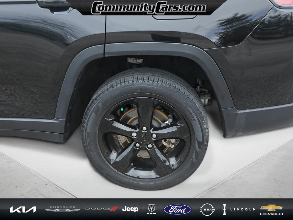 Used 2023 Jeep Grand Cherokee L Limited w/ Luxury Tech Group II image 5