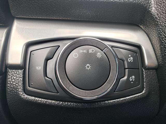 Used 2019 Ford Explorer XLT image 29