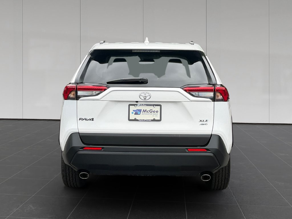 Used 2025 Toyota RAV4 XLE AWD/4WD image 4