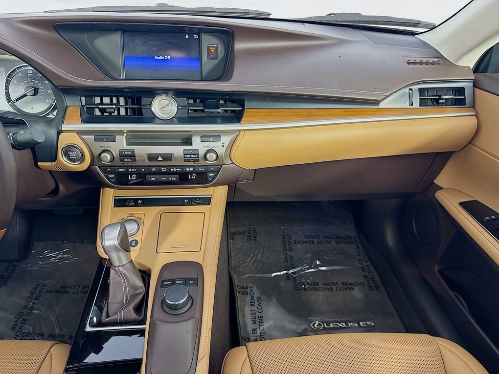 Used 2016 Lexus ES 350 w/ Premium Package w/Wood Trim FWD image 25