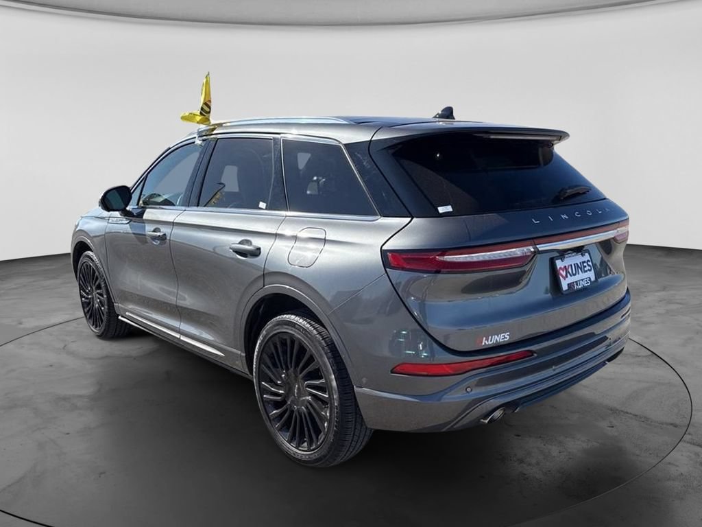 Used 2021 Lincoln Corsair Reserve AWD/4WD image 9