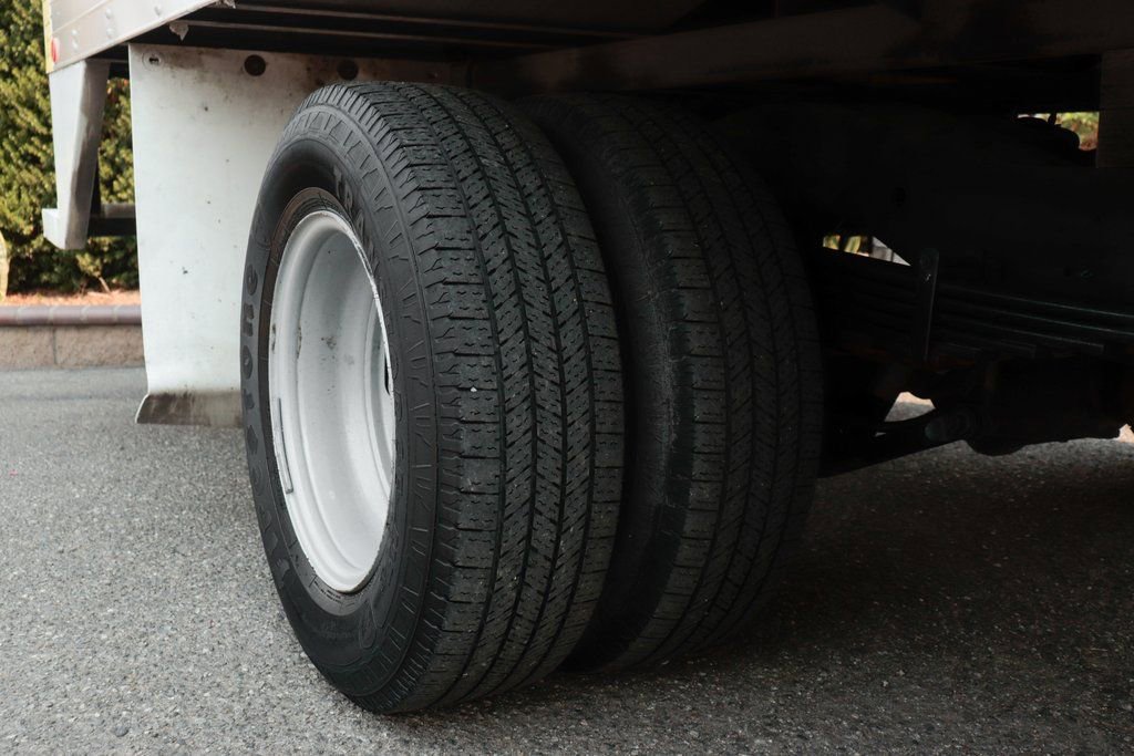 Used 2015 Chevrolet Express 4500 RWD image 45