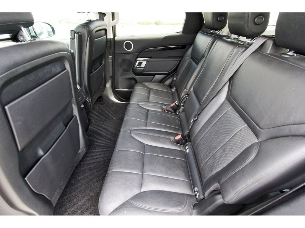 Used 2020 Land Rover Discovery SE AWD/4WD image 7