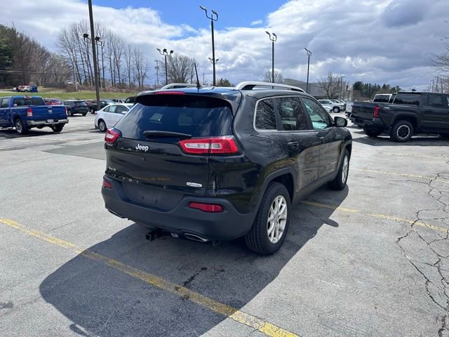 Used 2018 Jeep Cherokee Latitude Plus w/ Cold Weather Group image 3