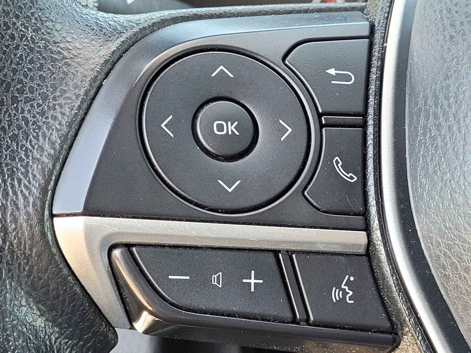 Used 2023 Toyota Camry LE FWD image 23